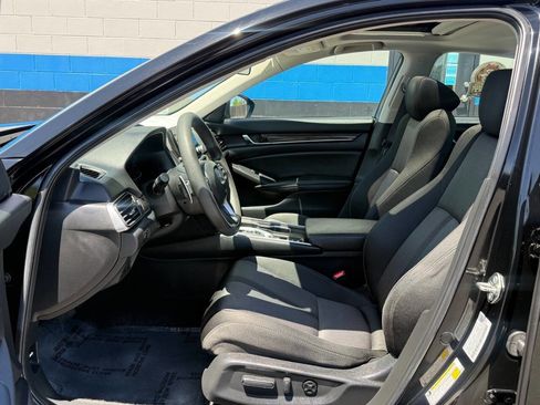 Used 2019 Honda Accord EX image 9