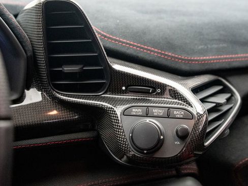 Used 2015 Ferrari 458 Speciale Coupe RWD image 17