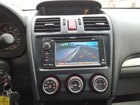 Used 2014 Subaru Crosstrek 2.0i Limited image 16