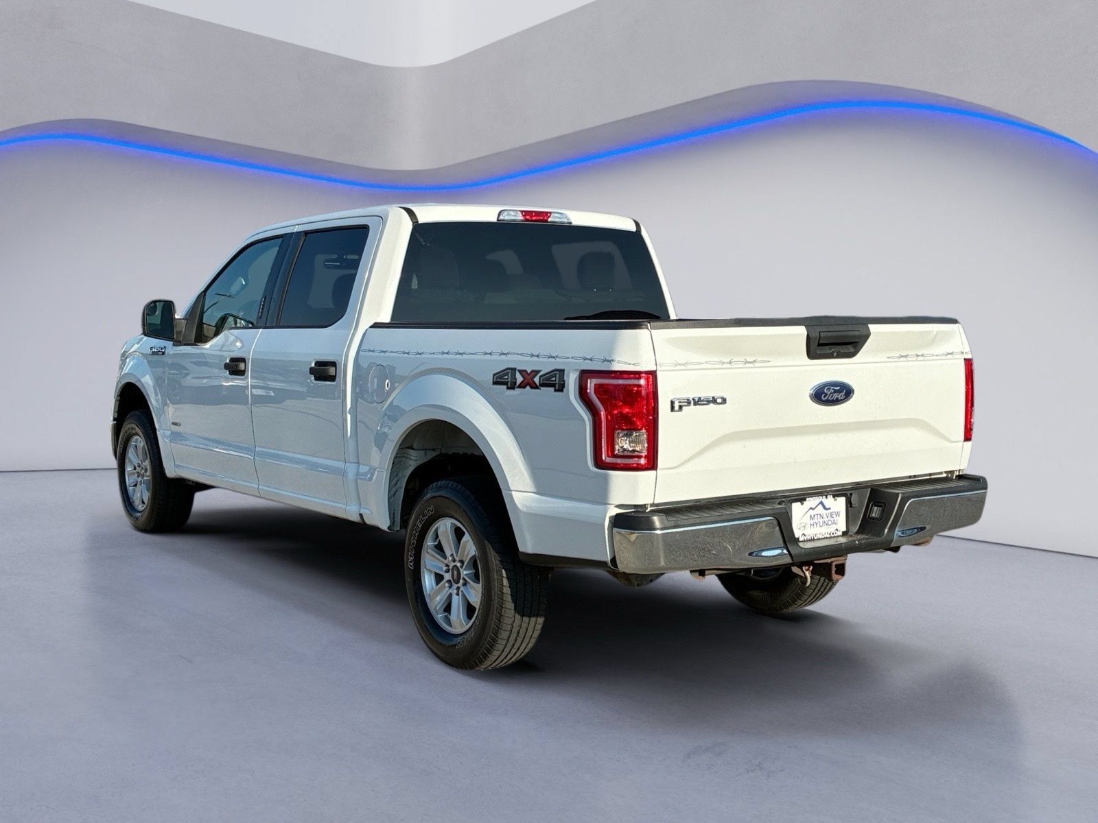 Used 2017 Ford F150 XLT w/ Equipment Group 301A Mid AWD/4WD image 3