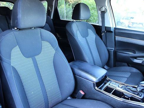 Used 2022 Kia Sorento LX AWD/4WD image 21