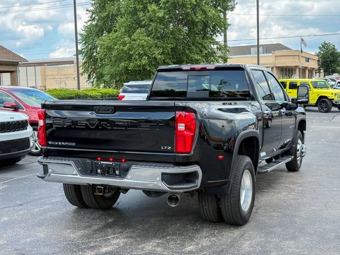 Used 2025 Chevrolet Silverado 3500 LTZ w/ LTZ Convenience Package AWD/4WD image 19