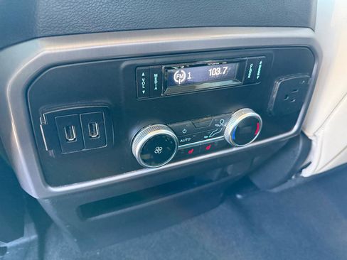 Used 2019 Ford Expedition Platinum image 16