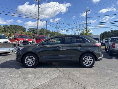 Certified 2024 Ford Edge SEL w/ Convenience Package AWD/4WD image 2