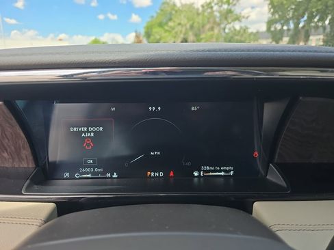 Certified 2021 Lincoln Navigator Reserve w/ Luxury Package AWD/4WD image 34