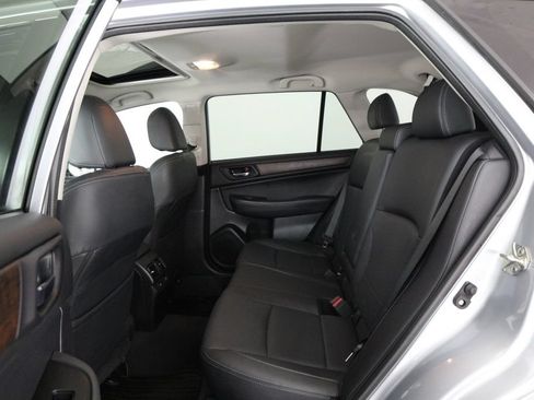 Used 2017 Subaru Outback 2.5i Limited AWD/4WD image 38