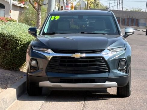 Used 2019 Chevrolet Blazer LT FWD image 2