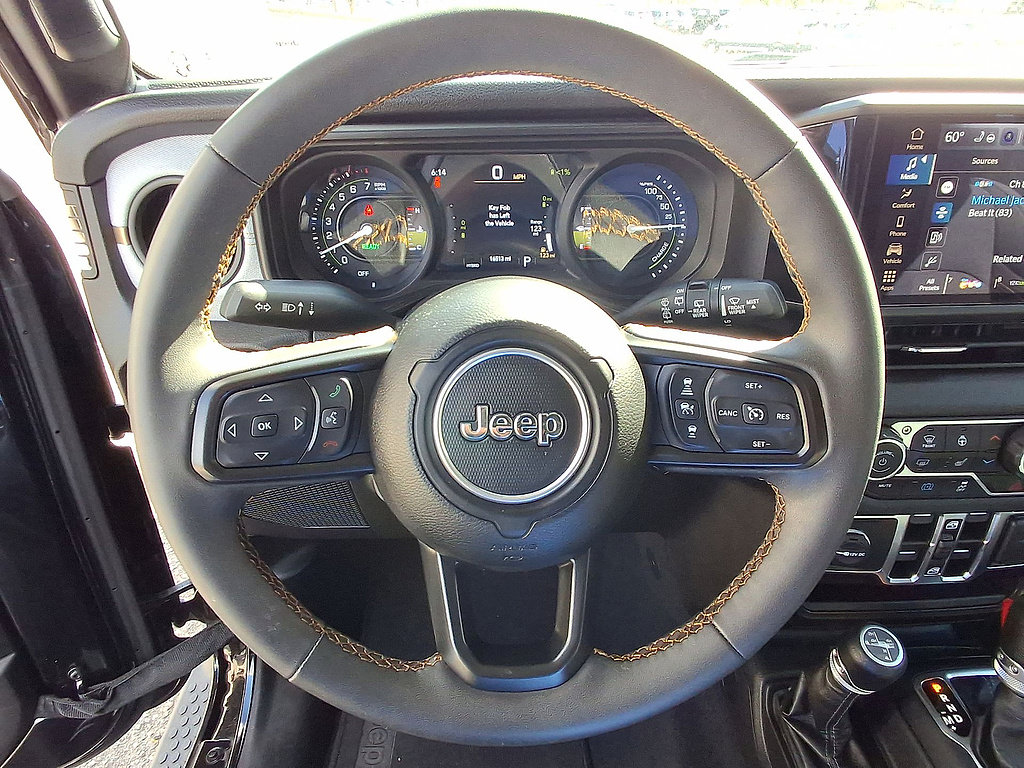 Used 2024 Jeep Wrangler Unlimited w/ Convenience Group AWD/4WD image 22