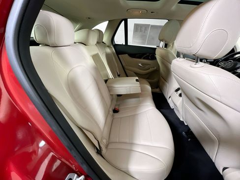 Used 2022 Mercedes-Benz GLC 300 4MATIC image 27