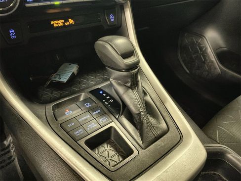 Used 2021 Toyota RAV4 XLE image 13