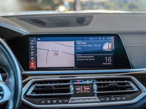 Used 2021 BMW X6 xDrive40i w/ M Sport Package image 29