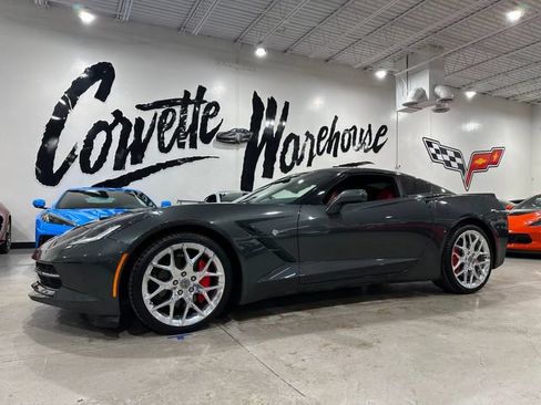 Used 2019 Chevrolet Corvette Stingray Coupe w/ 1LT RWD image 21