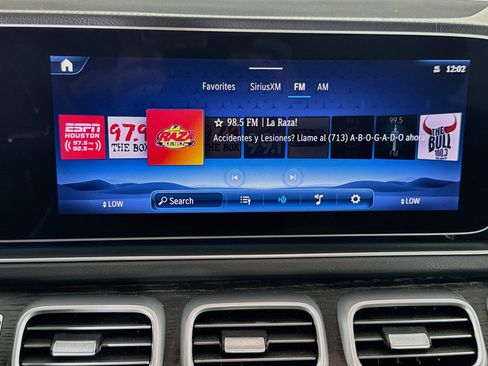 Used 2025 Mercedes-Benz GLS 450 4MATIC image 16