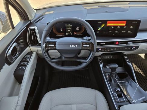 New 2026 Kia Sorento S FWD image 18