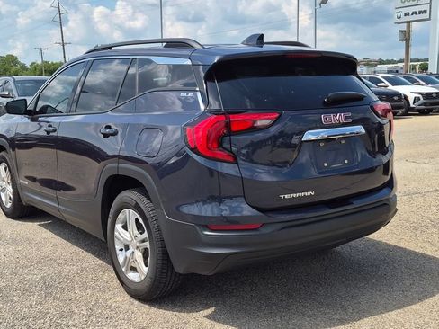 Used 2019 GMC Terrain SLE w/ Driver Convenience Package FWD image 4