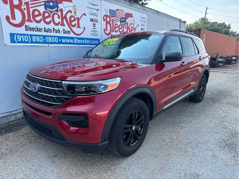 Used 2023 Ford Explorer XLT AWD/4WD image 6