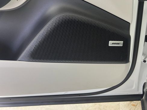 Certified 2024 Porsche Macan 4 Electric image 30