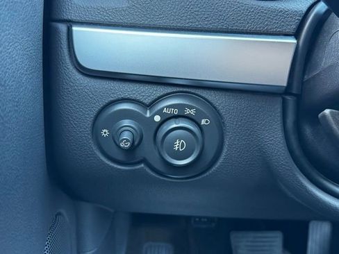 Used 2004 Chevrolet SSR w/ Preferred Equipment Group image 25