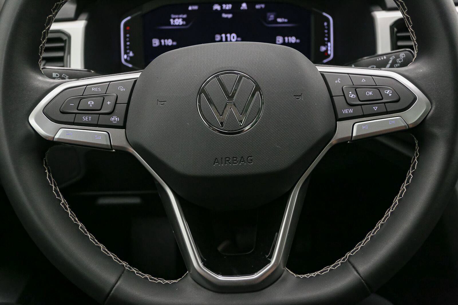 Certified 2023 Volkswagen Atlas SE w/ Panoramic Sunroof Package AWD/4WD image 40