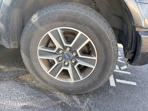 Used 2015 Ford F150 Lariat image 4