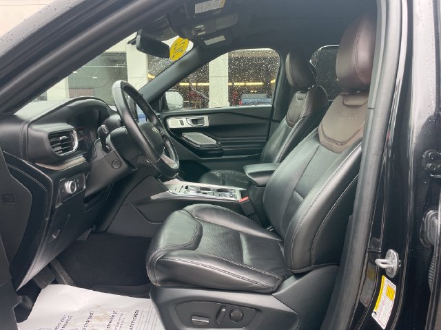 Used 2022 Ford Explorer Platinum w/ Equipment Group 601A AWD/4WD image 19