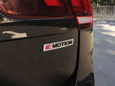 Used 2021 Volkswagen Tiguan SE image 8