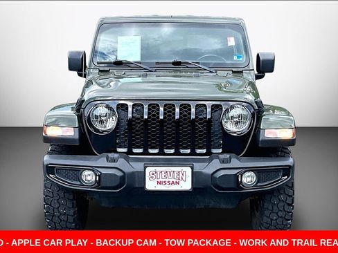 Used 2022 Jeep Gladiator Sport AWD/4WD image 2