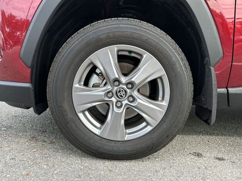 Used 2024 Toyota RAV4 XLE FWD image 14