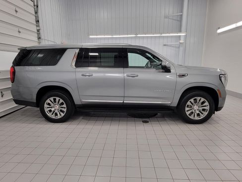 Used 2025 GMC Yukon XL Denali AWD/4WD image 11