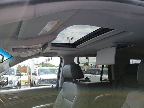 Used 2018 Chevrolet Tahoe Premier AWD/4WD image 28
