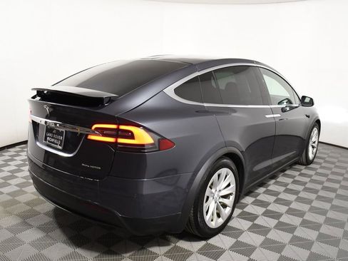Used 2019 Tesla Model X image 6
