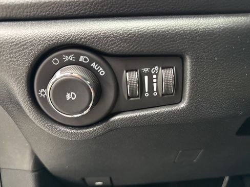 New 2026 Chrysler Pacifica Select image 21