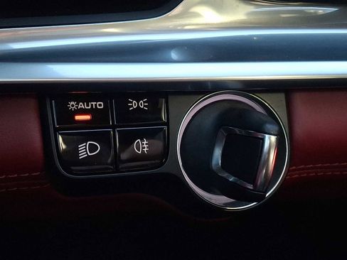 Used 2018 Porsche Panamera 4 image 20