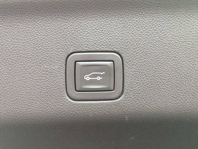 Certified 2024 Cadillac Escalade Sport AWD/4WD image 13
