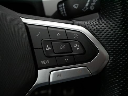 Certified 2022 Volkswagen Atlas SEL R-Line image 25