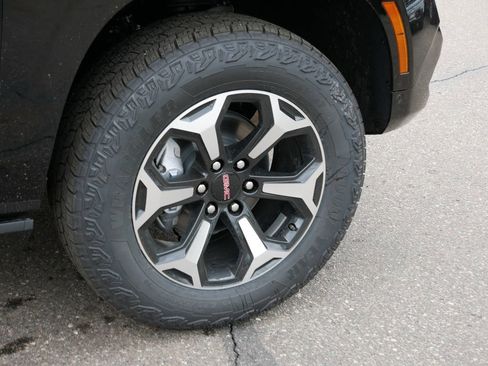 New 2026 GMC Yukon XL AT4 w/ AT4 Premium Package AWD/4WD image 6