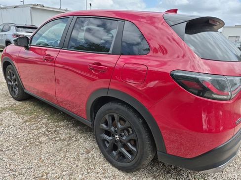Used 2025 Honda HR-V Sport image 2