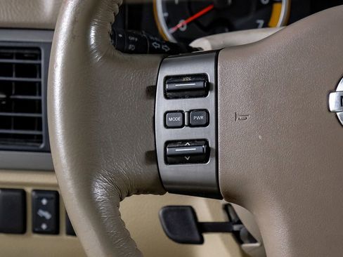 Used 2012 Nissan Armada SV RWD image 17