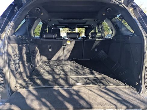 Used 2019 Land Rover Discovery HSE Luxury image 12