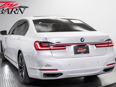 Used 2022 BMW 750i xDrive AWD/4WD image 12