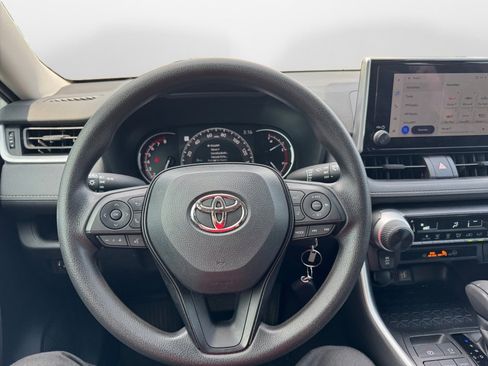 Used 2023 Toyota RAV4 LE image 10