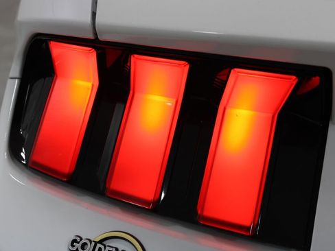 Used 2024 Ford Mustang Premium image 23