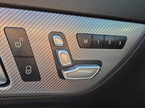 Used 2019 Mercedes-Benz SLC 300 image 34