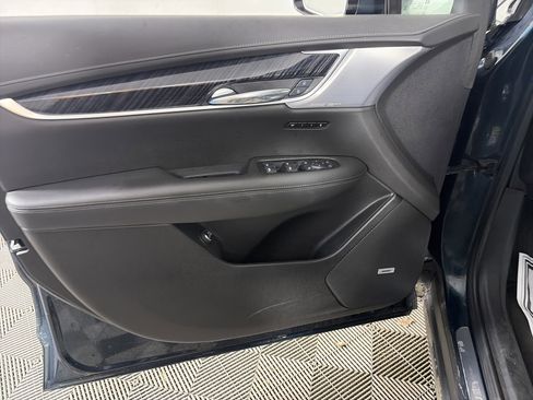 Certified 2025 Cadillac XT6 Premium Luxury image 28