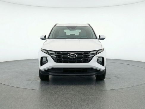 Used 2025 Hyundai Tucson SEL FWD image 2