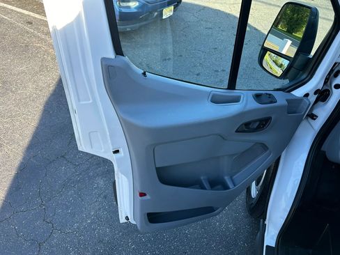 Used 2018 Ford Transit 250 148 Medium Roof RWD image 29