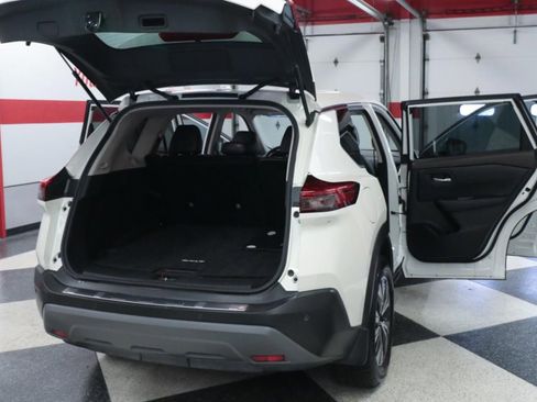 Used 2021 Nissan Rogue SV image 28
