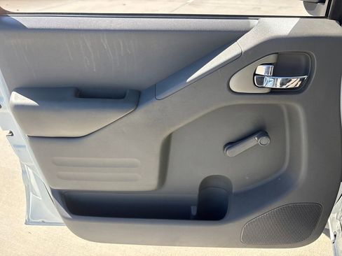 Used 2018 Nissan Frontier S image 16