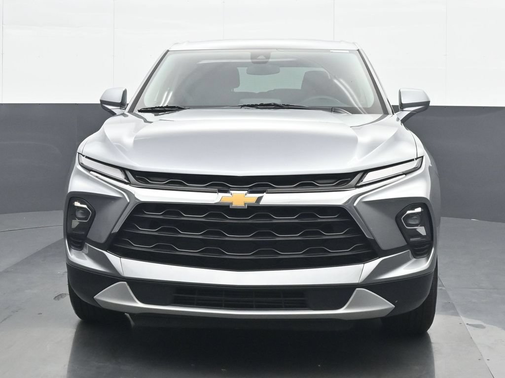 Used 2025 Chevrolet Blazer LT FWD image 1