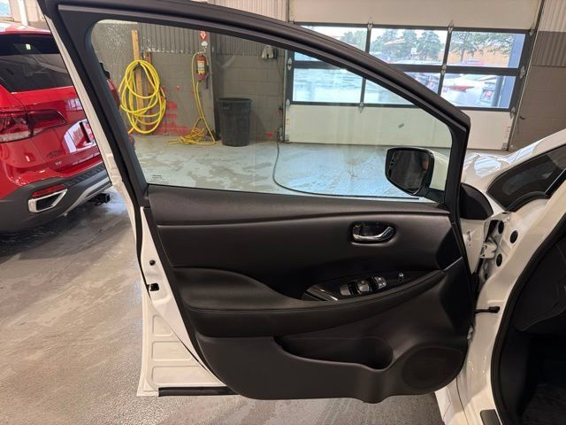 Certified 2024 Nissan Leaf SV Plus FWD image 19